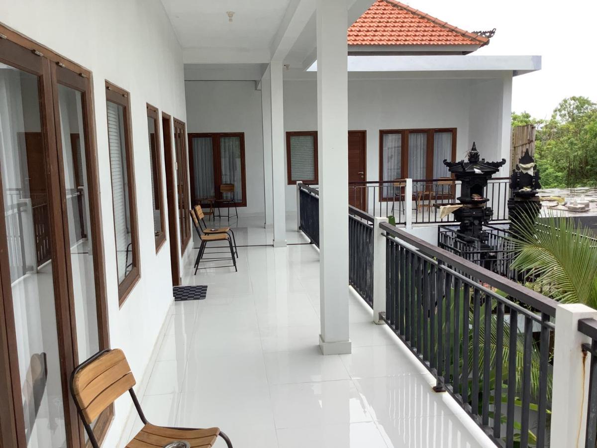 Villa Iris Homestay Улувату Экстерьер фото